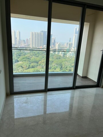 Room in 3 BHK Apartment at Serenity Tower, Andheri West – for Sale