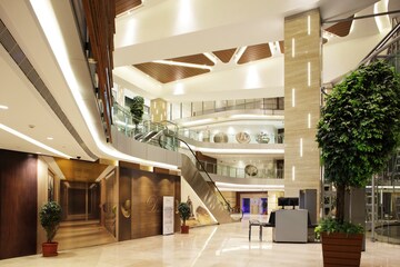  Office Space For Rent in Wadhwa The Capital, Bandra East