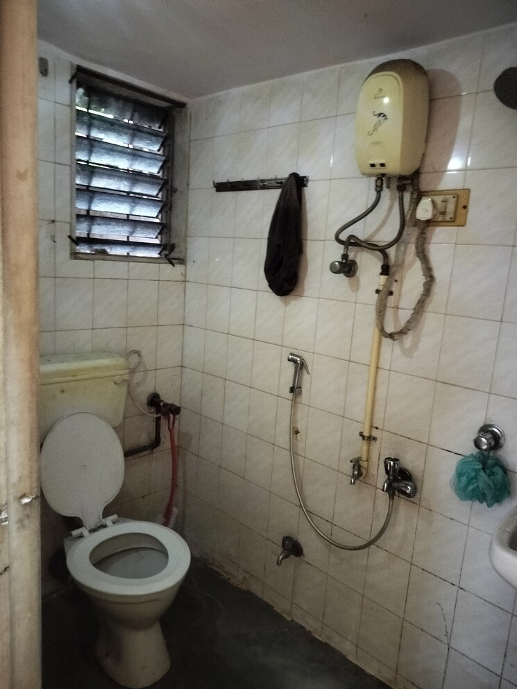 Bathroom, twin-corner 2 Bedroom 650 Sq.Ft. Apartment In Nerul Navi Mumbai 7798551