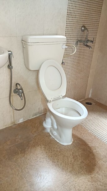 रेसिडेंशियल फ्लैट वर्ग फुट फॉर रेंट इन हडापसर पुणे  7798554