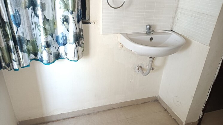 Bathroom, eisha-empire 2 Bedroom 875 Sq.Ft. Apartment In Hadapsar Pune 7798554