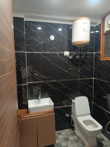 Furnished Amenities in 3 BHK Builder Floor at Chattarpur – for Sale