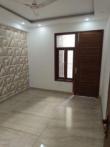 Room in 3 BHK Builder Floor at Chattarpur – for Sale