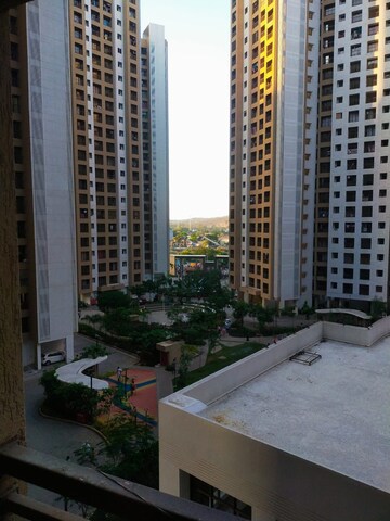2 BHK Apartment For Rent in Sunteck One World, Naigaon East