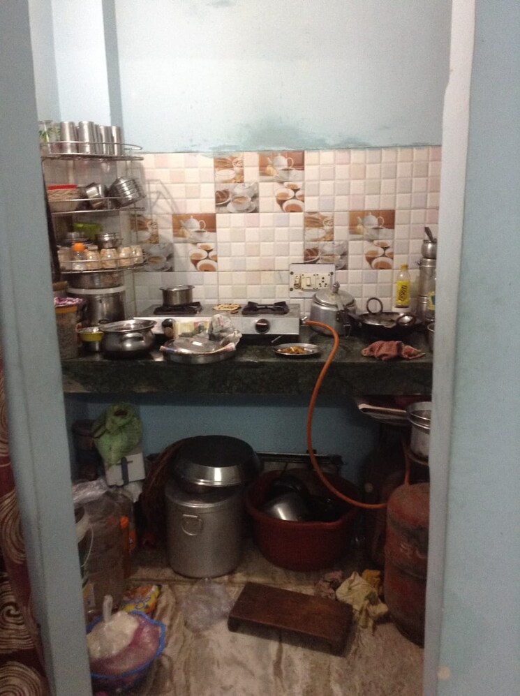 Kitchen, mayur vihar phase 1 2 Bedroom 650 Sq.Ft. Builder Floor In Mayur Vihar Phase 1 Delhi 7798560