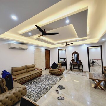 Team Area in 4 BHK Builder Floor at Chattarpur – for Sale