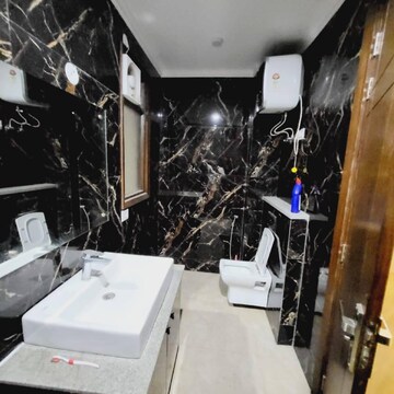 Team Area in 4 BHK Builder Floor at Chattarpur – for Sale