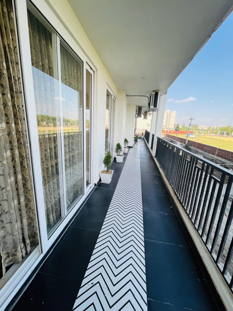 Balcony, the-suman-marvelous 3 Bedroom 1899 Sq.Ft. Apartment In Ramgarh Bhudda Zirakpur 7798841