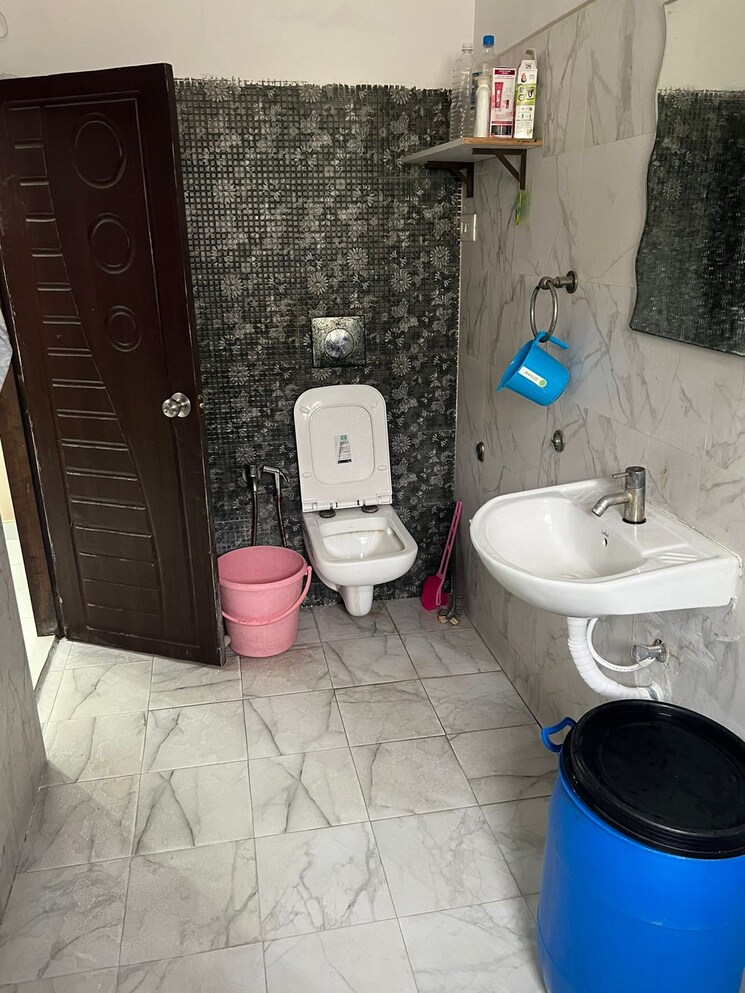Attached Bathroom, khairatabad 3 Bedroom 1755 Sq.Ft. Apartment In Khairatabad Hyderabad 7799034