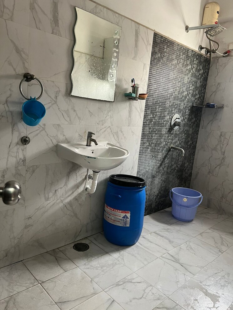 Attached Bathroom, khairatabad 3 Bedroom 1755 Sq.Ft. Apartment In Khairatabad Hyderabad 7799034