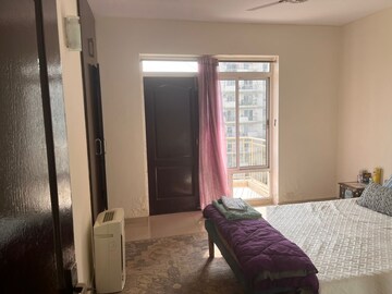 Room in 4 BHK Apartment at Bestech Park View City 1, Sector 48 – for Rent