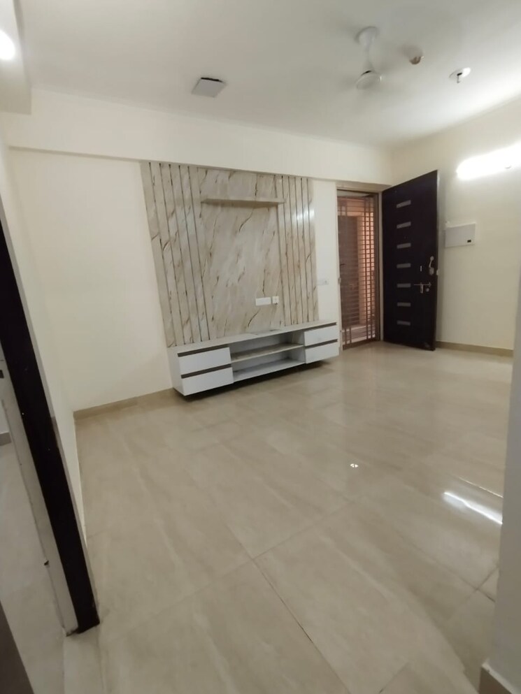 Room, galaxy-north-avenue 2 Bedroom 905 Sq.Ft. Apartment In Gaur City 2  Greater Noida 7799427