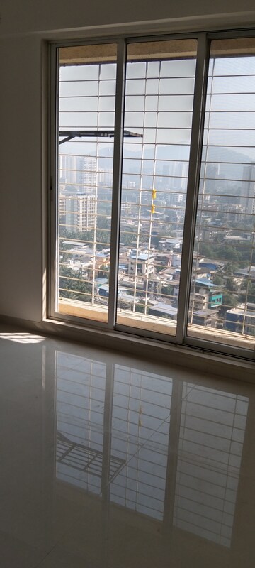 Room in 2 BHK Apartment at Man Opus, Mira Road – for Sale