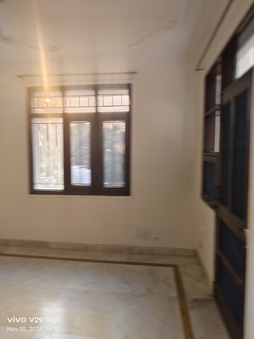 Room in 2 BHK Apartment at Ireo The Corridors, Sector 67a – for Sale