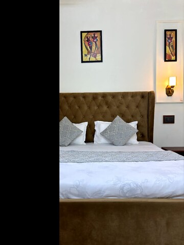 Bedroom in 6+ BHK Independent House at Urban Green, Sector 39 – for Sale