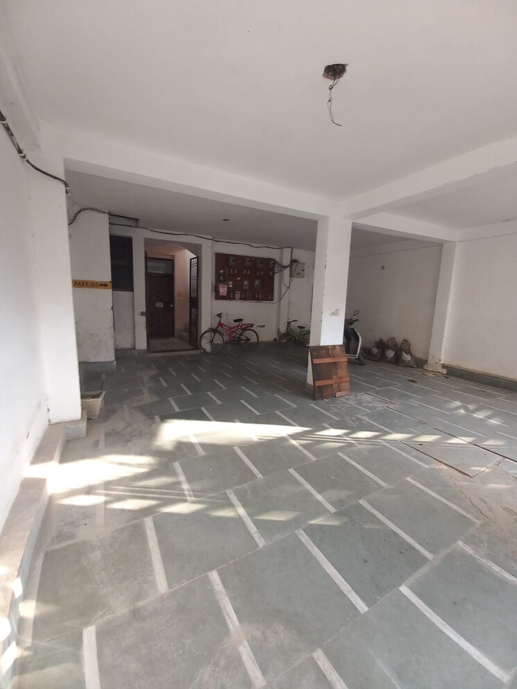  Parking, krishna-garden 2 Bedroom 75 Sq.Yd. Builder Floor In Govindpuram Ghaziabad 7799585