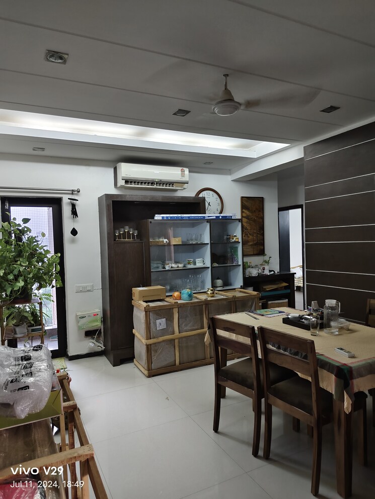 Gym, unitech-south-city-1 4 Bedroom 500 Sq.Yd. Independent House In Sector 41 Gurgaon 7799642