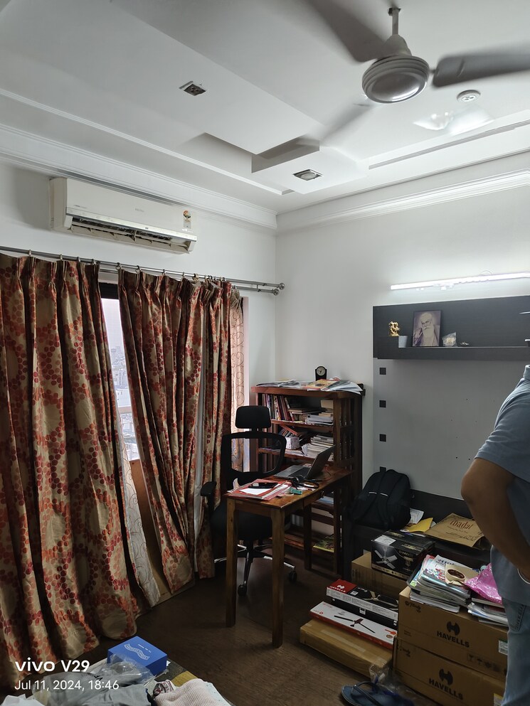 Gym, unitech-south-city-1 4 Bedroom 500 Sq.Yd. Independent House In Sector 41 Gurgaon 7799642