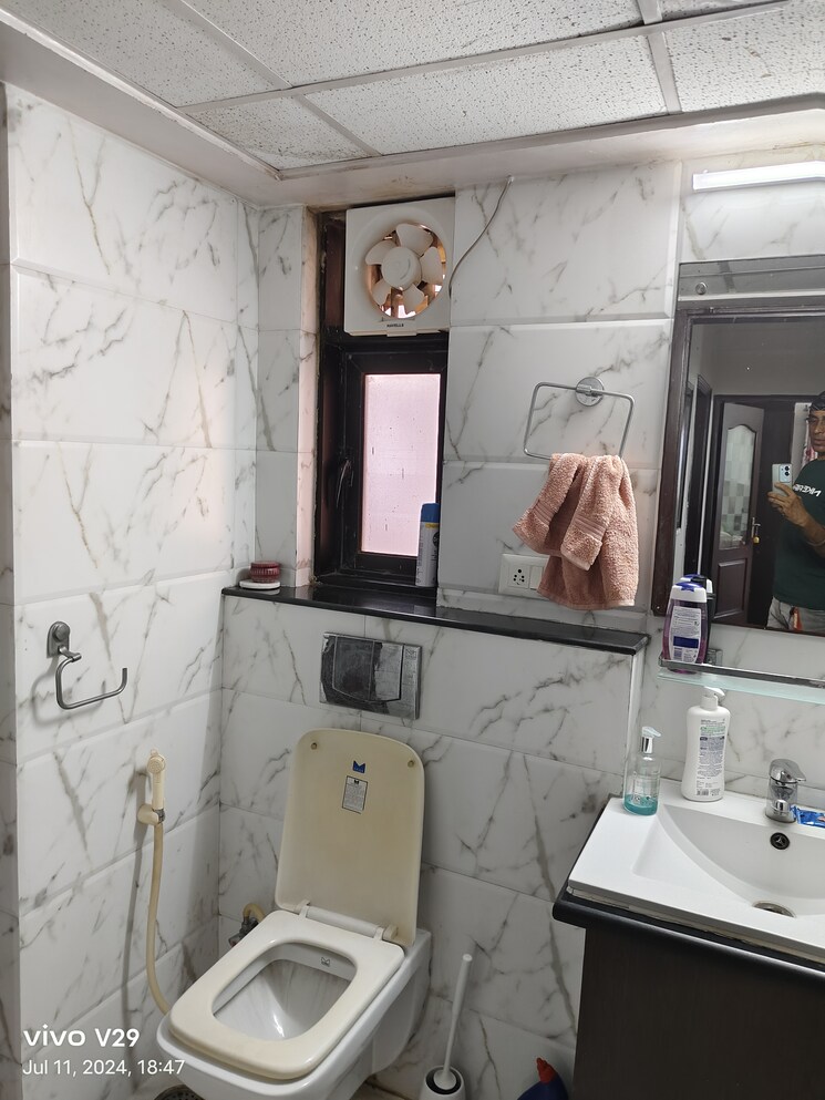 Master Bedroom, unitech-south-city-1 4 Bedroom 500 Sq.Yd. Independent House In Sector 41 Gurgaon 7799642