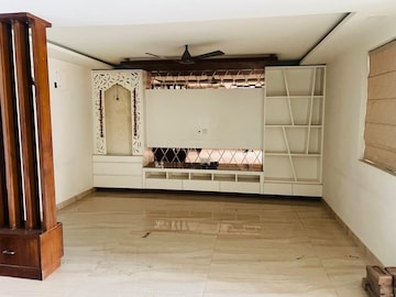 Furnished Amenities in 5 BHK Builder Floor at BPTP Parkland Sector 82, Sector 82 – for Sale