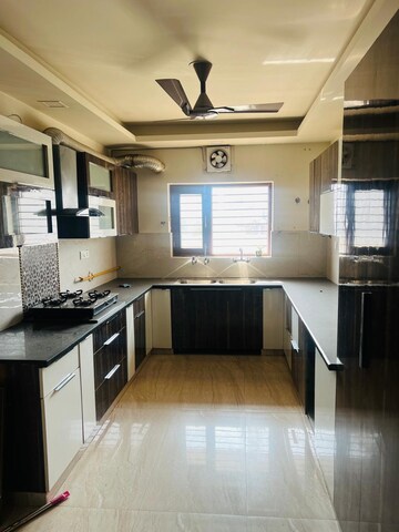 Kitchen in 5 BHK Builder Floor at BPTP Parkland Sector 82, Sector 82 – for Sale