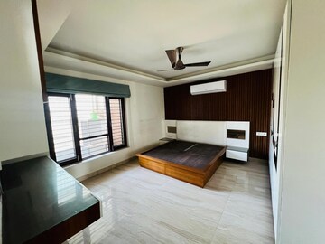 Kitchen in 5 BHK Builder Floor at BPTP Parkland Sector 82, Sector 82 – for Sale