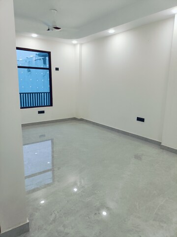 Room in 3 BHK Apartment at Omaxe City - Omaxe Heights, Sector 97 – for Sale