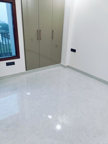 Room in 3 BHK Apartment at Omaxe City - Omaxe Heights, Sector 97 – for Sale