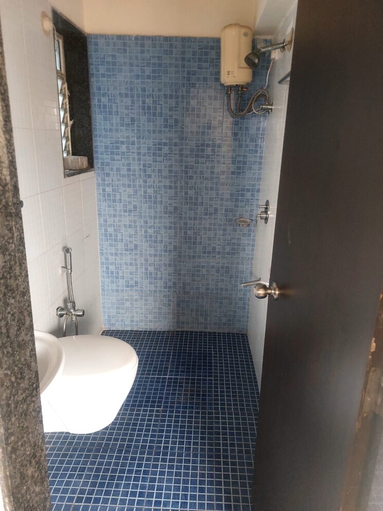 Bathroom, lords-nahur 1 Bedroom 450 Sq.Ft. Apartment In Bhandup West Mumbai 7799732