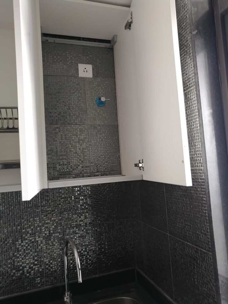 Bathroom, lodha-allura 3 Bedroom 1550 Sq.Ft. Apartment In Worli Mumbai 7799772