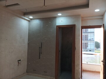 Room in 3 BHK Builder Floor at Puri Kohinoor, Sector 89 – for Sale