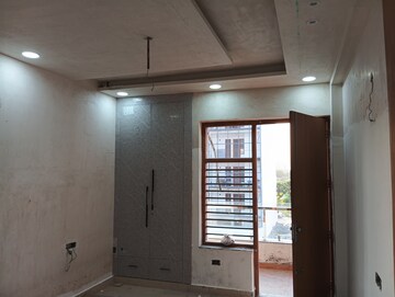 Room in 3 BHK Builder Floor at Puri Kohinoor, Sector 89 – for Sale
