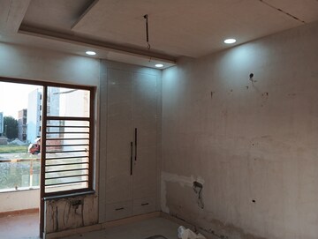 Room in 3 BHK Builder Floor at Puri Kohinoor, Sector 89 – for Sale