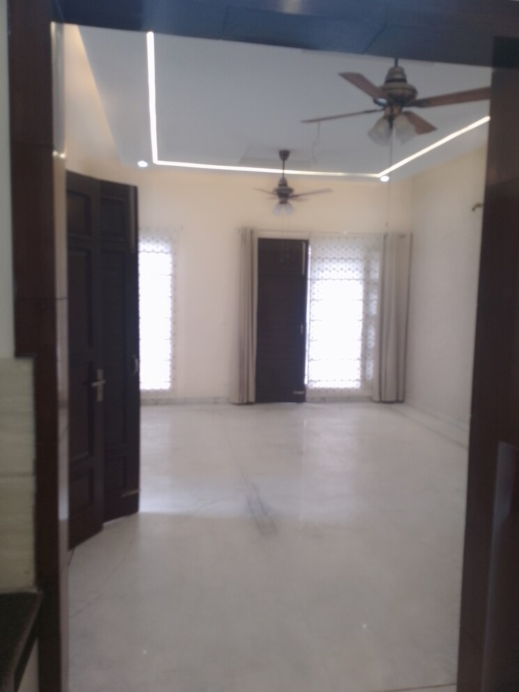 Room, sector 125 4 Bedroom 200 Sq.Yd. Independent House In Sector 125 Mohali 7799856