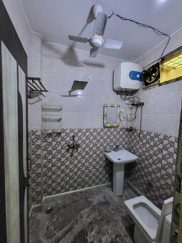 Master Bedroom in 2 BHK Builder Floor at Laxmi Nagar – for Sale