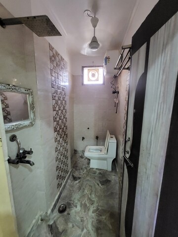 Master Bedroom in 2 BHK Builder Floor at Laxmi Nagar – for Sale