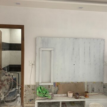 Room in 3 BHK Builder Floor at Dwarka Mor – for Sale