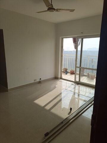 Room in 3.5 BHK Apartment at BPTP Parkland Sector 82, Sector 82 – for Sale