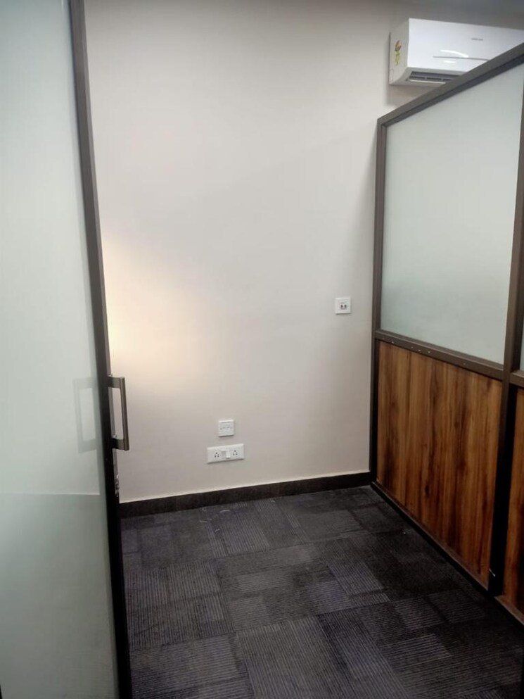 Room, bharti-astra-towers Commercial Office Space 750 Sq.Ft. In New Town Kolkata 7800337