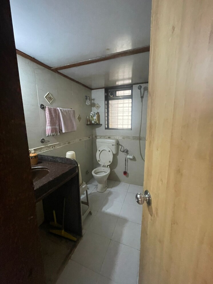 Bathroom, lodha-unica 2 Bedroom 780 Sq.Ft. Apartment In Jogeshwari West Mumbai 7800343