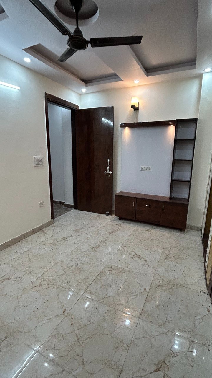 2 BHK Builder Floor For Resale in Dwarka Mor Delhi  7800573