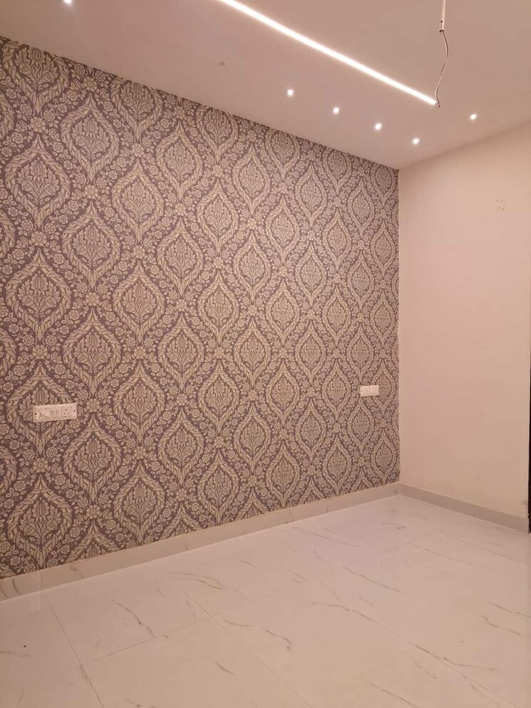 Room, peer mucchalla 3 Bedroom 1300 Sq.Ft. Builder Floor In Peer Mucchalla Zirakpur 7800916