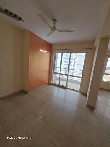 Room in 3.5 BHK Apartment at 3C Lotus Boulevard Espacia, Sector 100 – for Rent