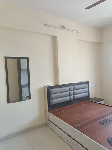 Room in 1 BHK Apartment at Vijay Vatika, Kavesar – for Sale