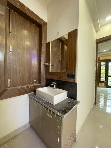 Attached Bathroom in 2 BHK Independent House at Sahastradhara – for Rent