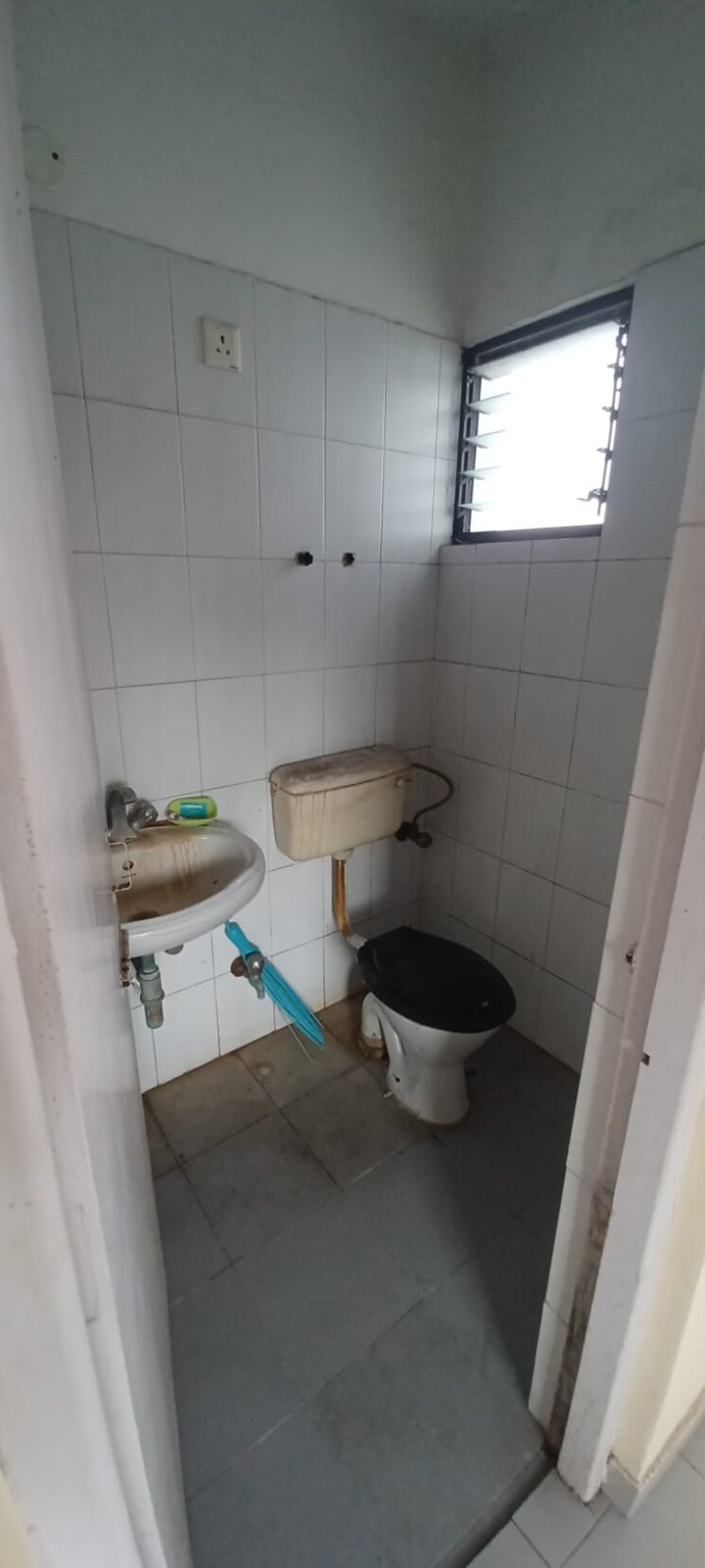 Bathroom, genexx-valley 3 Bedroom 1055 Sq.Ft. Apartment In Diamond Harbour Road Kolkata 7801079
