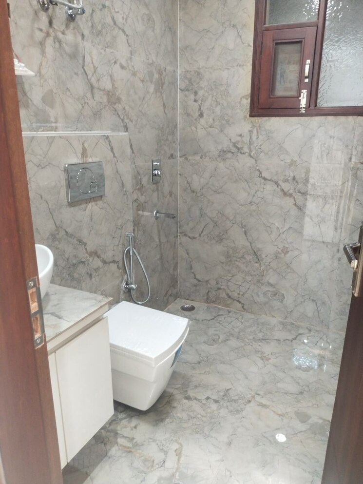 Bathroom, supertech-icon 2 Bedroom 1000 Sq.Ft. Apartment In Ahinsa Khand 2 Ghaziabad 7801305