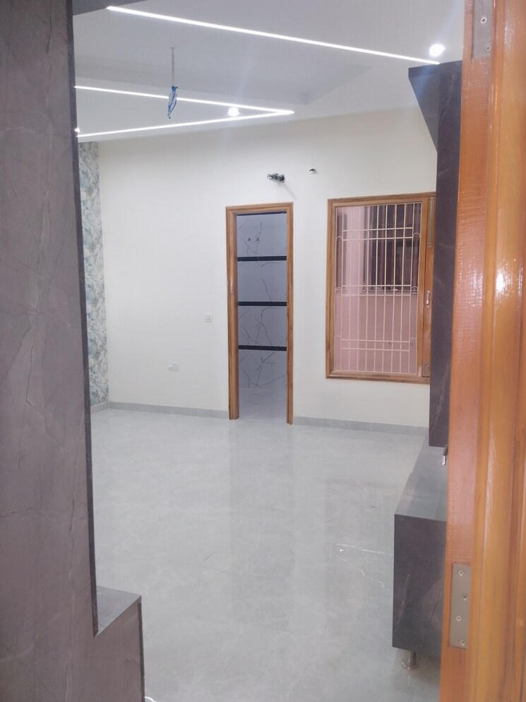 Room, sector 125 4 Bedroom 200 Sq.Yd. Independent House In Sector 125 Mohali 7801573