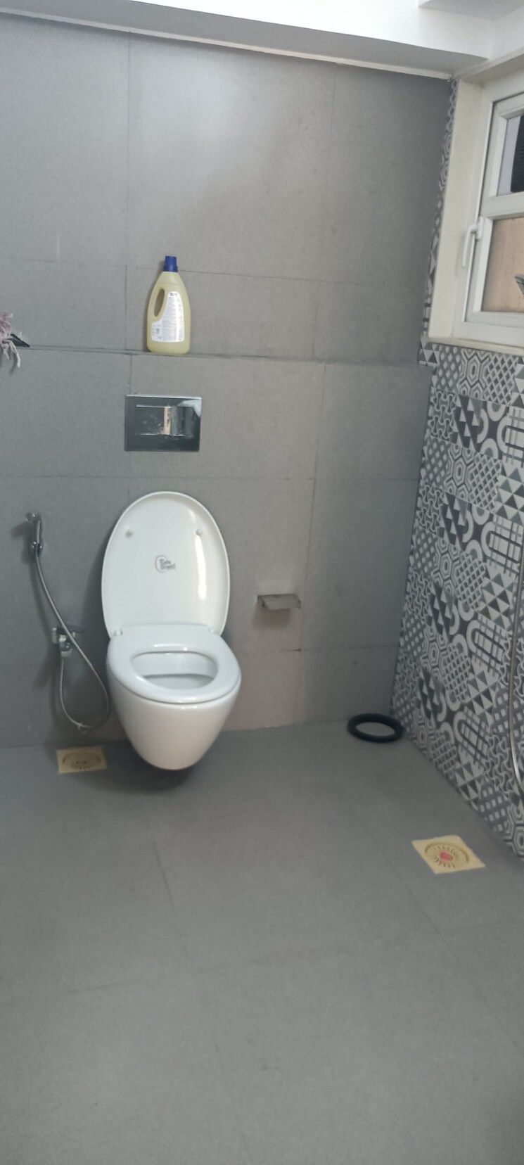 Bathroom, kanakia-paris 2 Bedroom 861 Sq.Ft. Apartment In Bandra East Mumbai 7801561