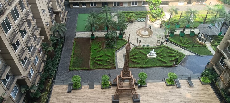 Garden, kanakia-paris 2 Bedroom 861 Sq.Ft. Apartment In Bandra East Mumbai 7801561